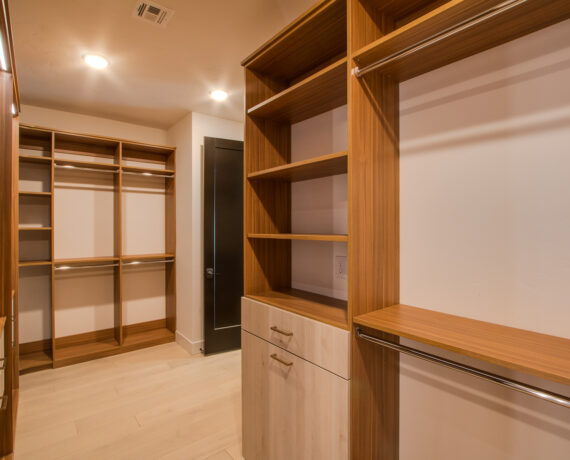 space-efficient-luxury-walk-in-closet-long-hang-double-hang-shelves-las-vegas